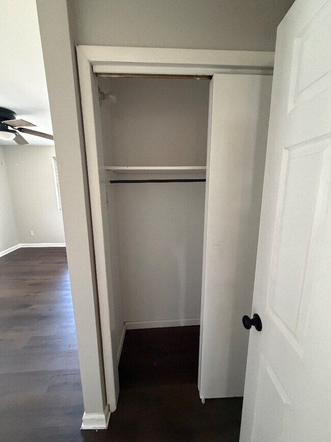 Building Photo - 5 E Green St