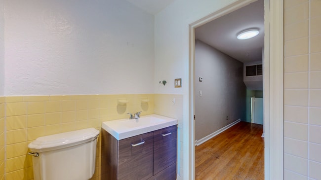 Building Photo - Spacious 3-Bedroom Split-Level with Firepl...