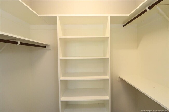 Building Photo - 2824 Plumfield Pl