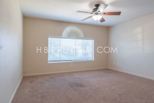 Building Photo - Charming 3-Bedroom & Spacious 2400 Sq. Ft. Layout in Tracy's Serene Sagewood Neighborhood!