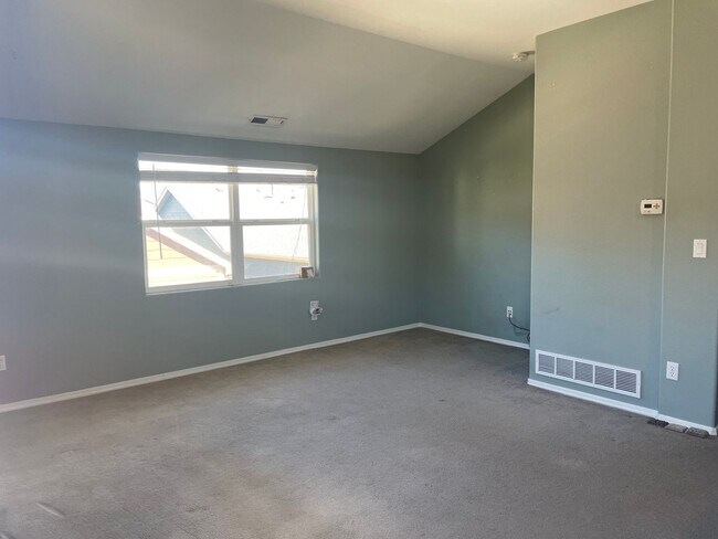 Building Photo - One bedroom apartment