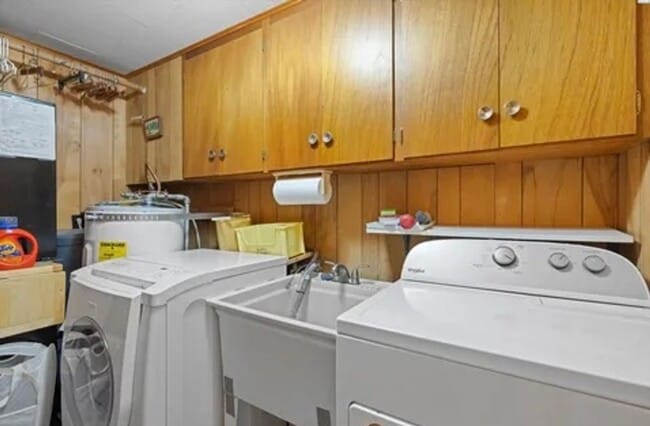 Building Photo - Spacious 4-Bedroom Home with Solar Panels in Richland