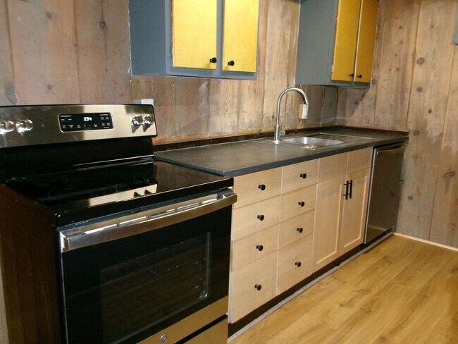 Building Photo - FOR RENT-Rustic log cabin home for RENT in...