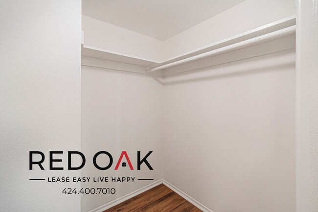 Building Photo - 215 S Madison Ave