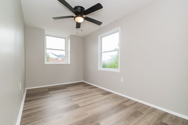 Building Photo - Newly Renovated Three Bedroom house in Par...