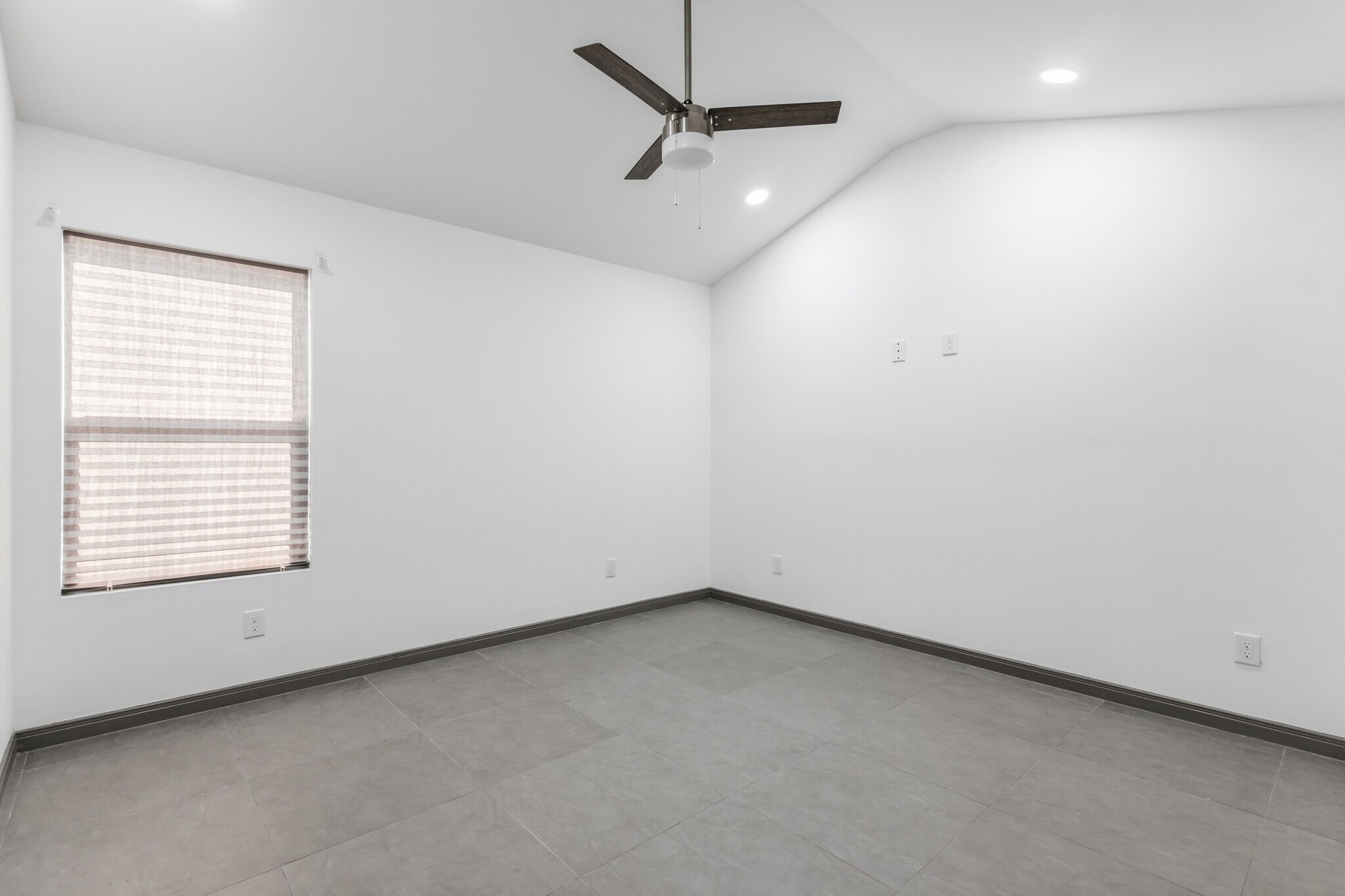 Building Photo - 1400 Hibiscus Ave