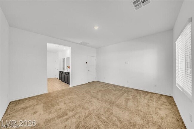 Building Photo - 2706 Song Pt Ave