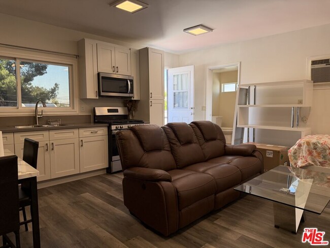 Building Photo - 8561 Kyle St