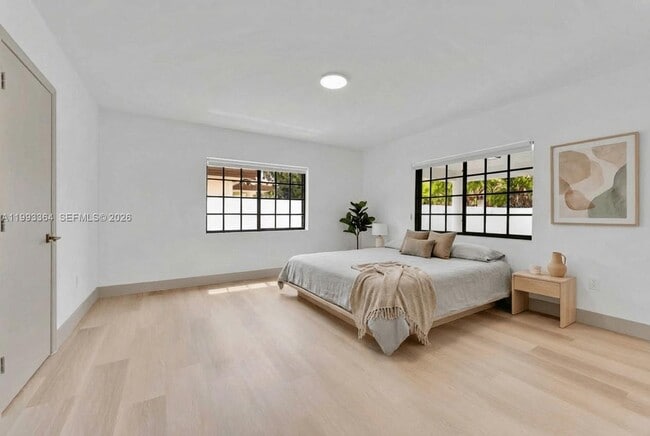 Building Photo - 456 SW 20th Rd