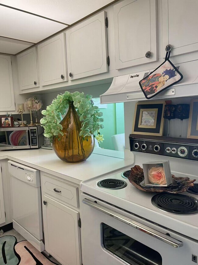 Building Photo - 500 Executive Center Dr