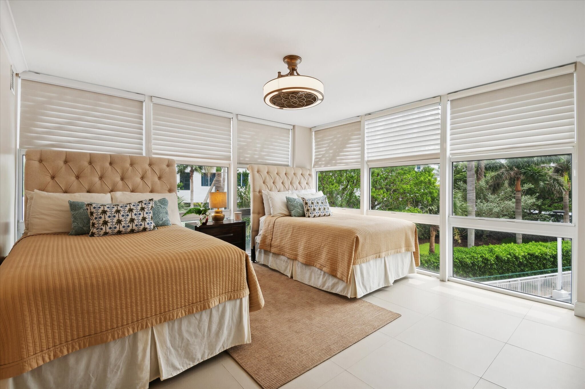 guest bdrm - 2841 N Ocean Blvd