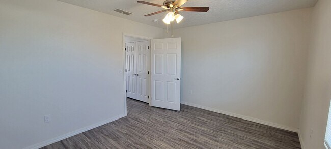 Building Photo - NEW LUXURY ONE BEDROOM APARTMENT UNFURNISHED