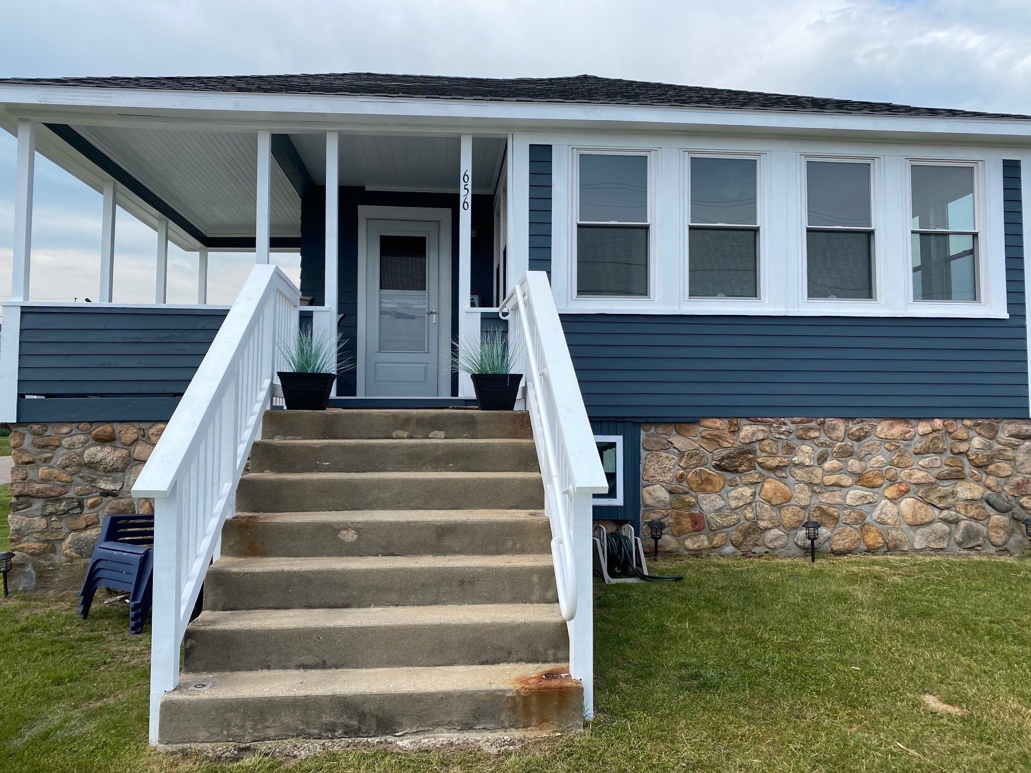 front - 656 Atlantic Ave