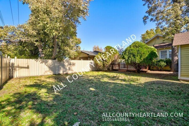 Building Photo - 801 North Blvd