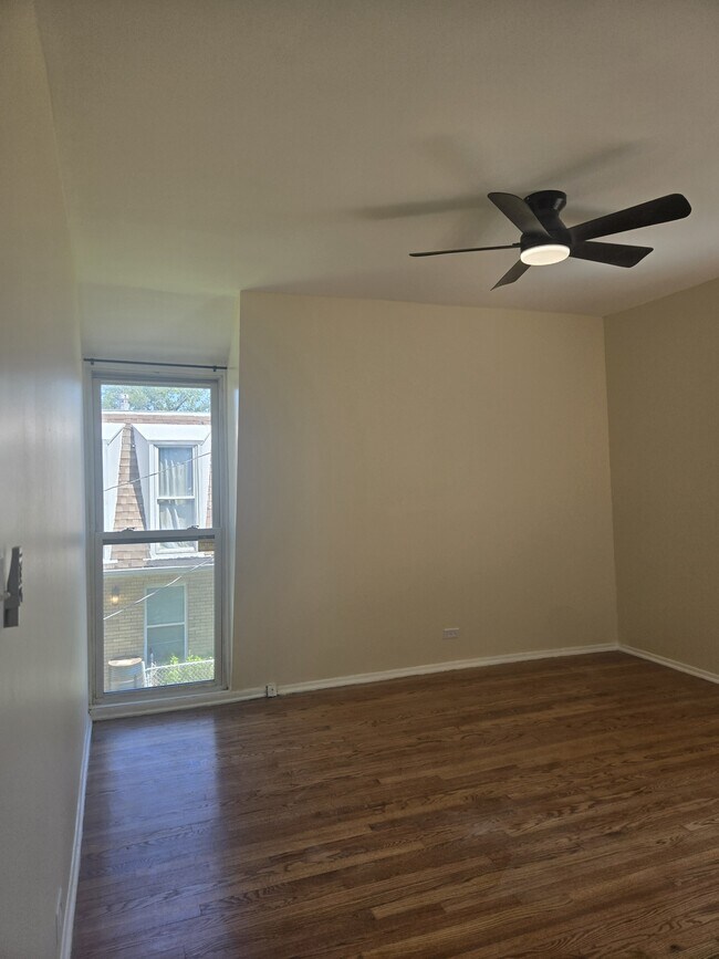 Building Photo - 11575 S Racine Ave