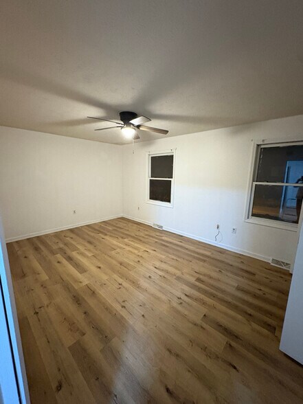 Building Photo - 304 S Keeneland Dr