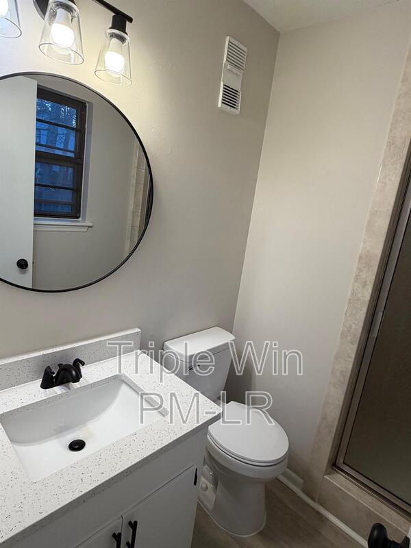 Building Photo - 14008 Bayberry Pl