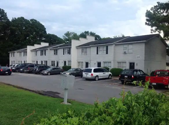 Building Photo - Carriage House Townhomes