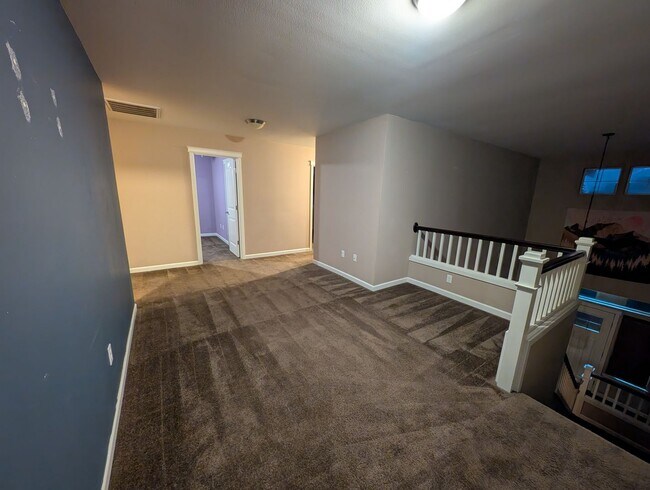 Building Photo - Almost 2500 SQ Feet of Space for ALL of your needs! Avail for Rent in Bremerton!