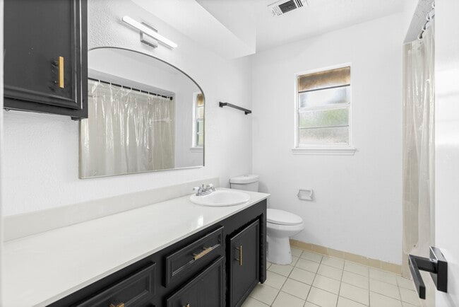 Building Photo - 5206 Lodge Creek Dr