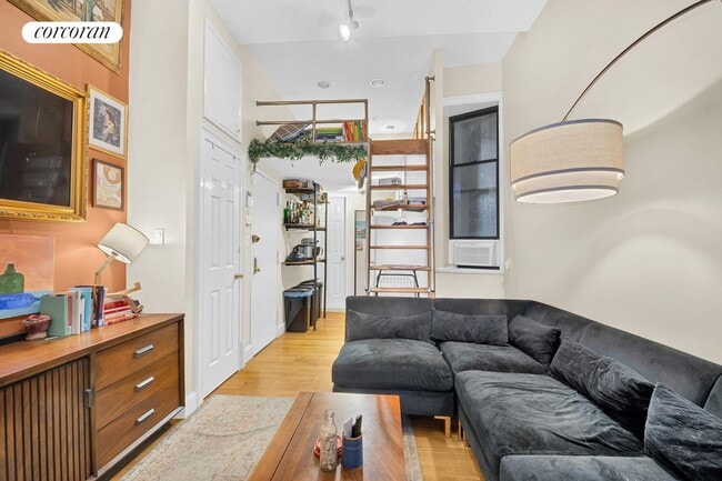Primary Photo - 163 Chrystie St