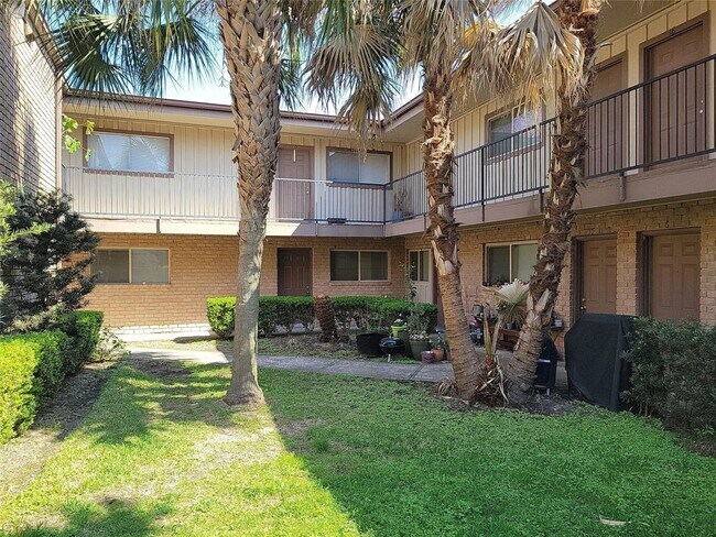 Building Photo - 1530 Heights Blvd