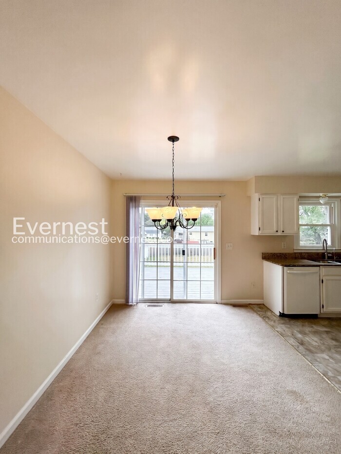 Building Photo - 11406 Wentworth Ct