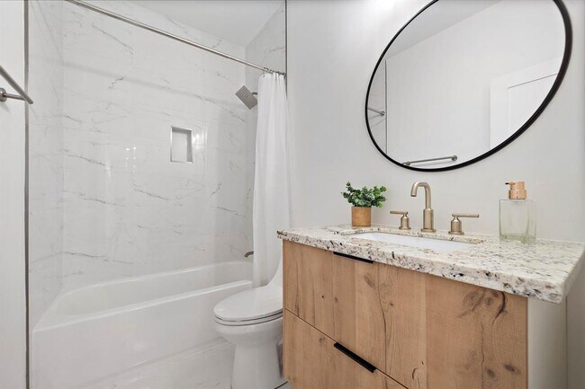 Building Photo - 207 E 38th St