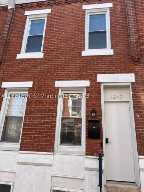 Building Photo - 1247 S Newkirk St
