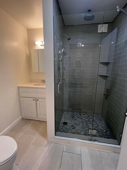 Building Photo - 367 Broadway