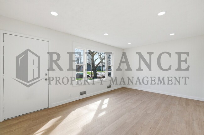 Building Photo - 6651 N Scottsville St