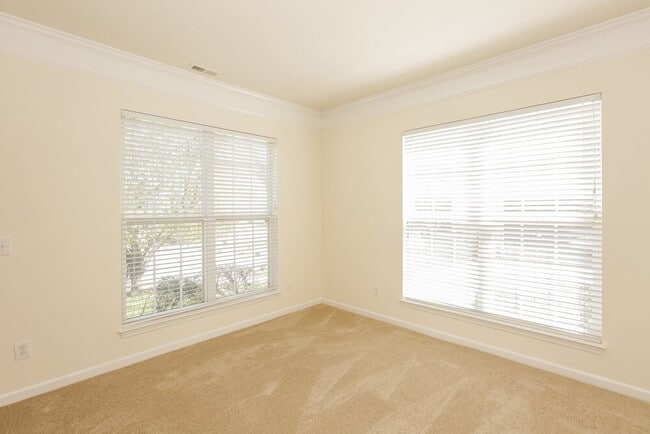 Building Photo - 6571 Derby Ln NW