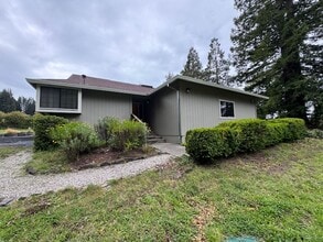 Building Photo - Two bedroom country charmer close to Occidental $2800.00