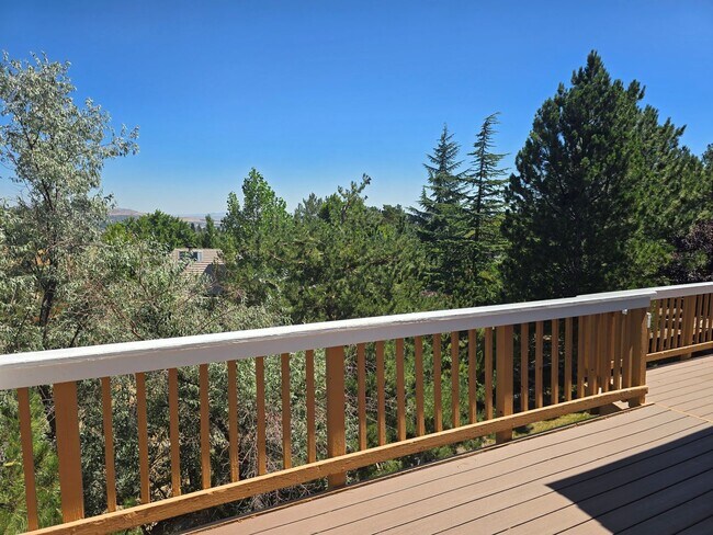 Building Photo - Spacious 5 Bedroom Home With Valley Views In SW Reno!