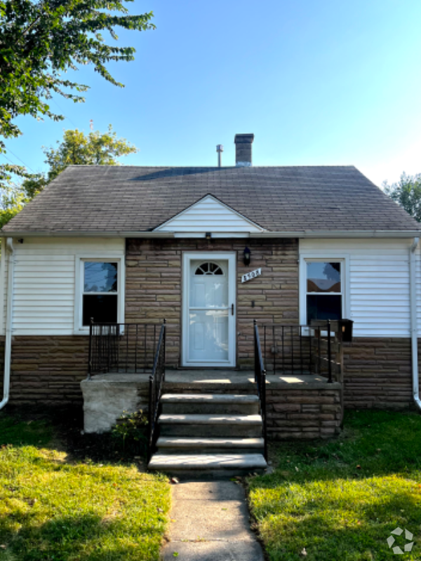 Building Photo - 8508 Chalmers Ave