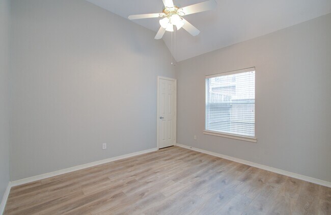 Building Photo - 3430 Rolling Terrace Dr