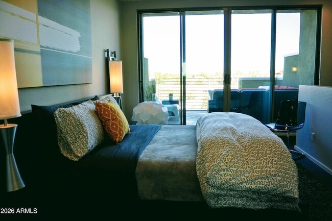 Building Photo - 516 E Ames Pl