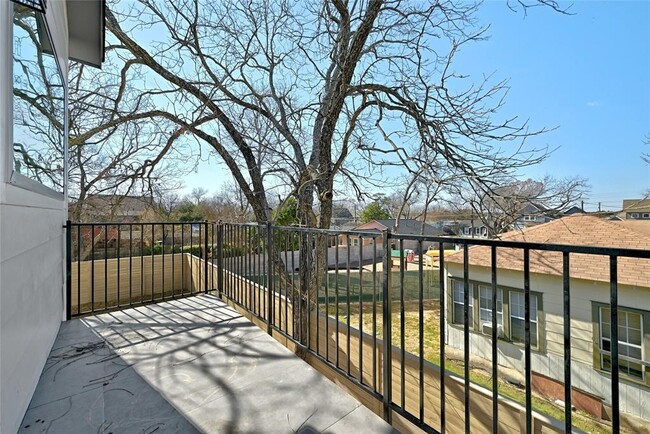 Building Photo - 8428 Hathaway Dr