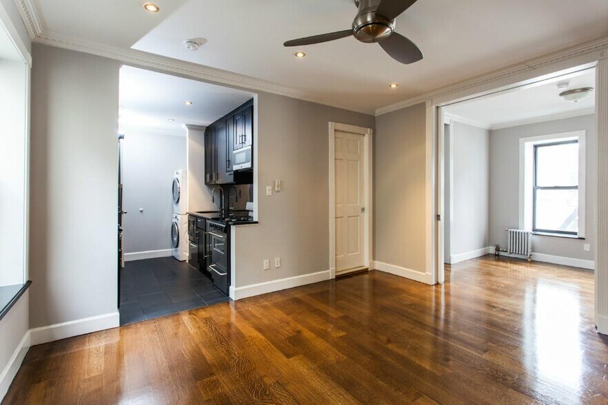 Primary Photo - 338 E 100th St