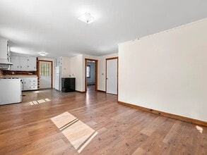 Building Photo - 17 Windy Meadows Dr