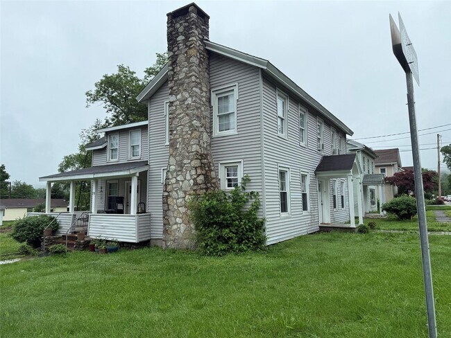 Building Photo - 19 Broadhead St