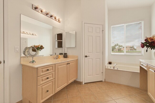 Building Photo - 7230 Via Luria