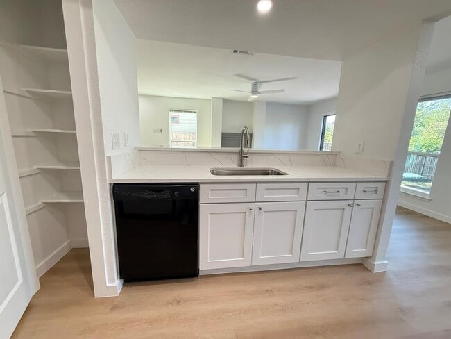Building Photo - 13339 Water Oak Ln