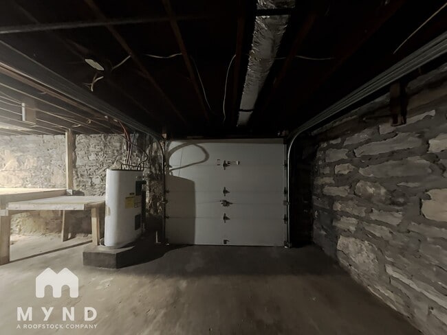 Building Photo - 2206 Eastland Ave