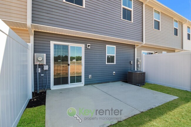 Building Photo - Brand new 3 bedroom 2.5 bathroom townhome in Calabash