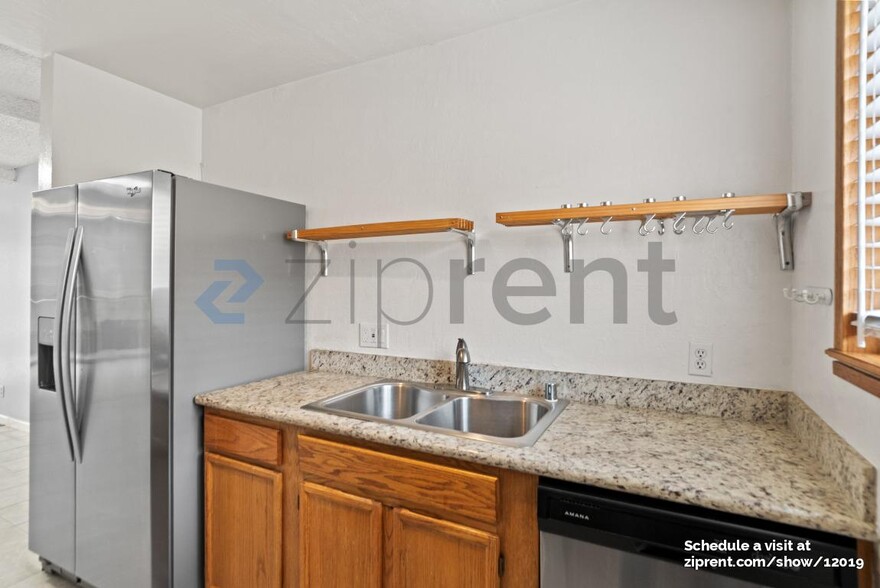 Building Photo - 1017 Imperial Pl