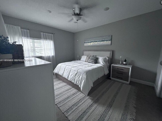 Building Photo - 51 N Lakeshore Dr