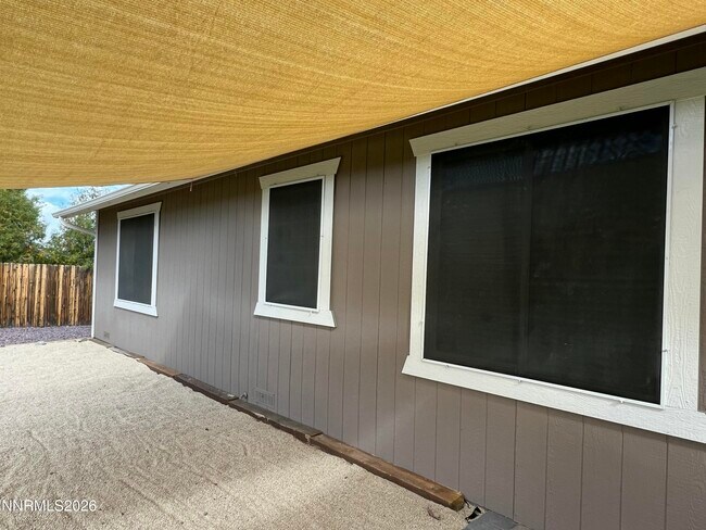 Building Photo - 2175 Albatross Way