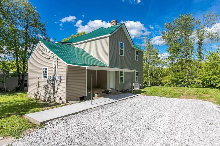 Front of house - 104 1st St
