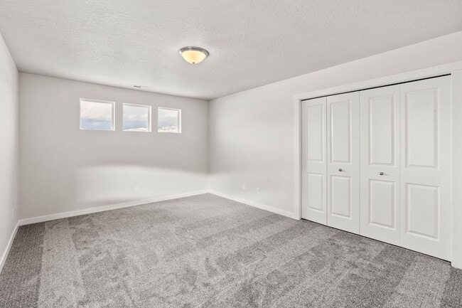 Building Photo - Beautiful 4bd/2.5ba Home in the Moxie Ridge Community!